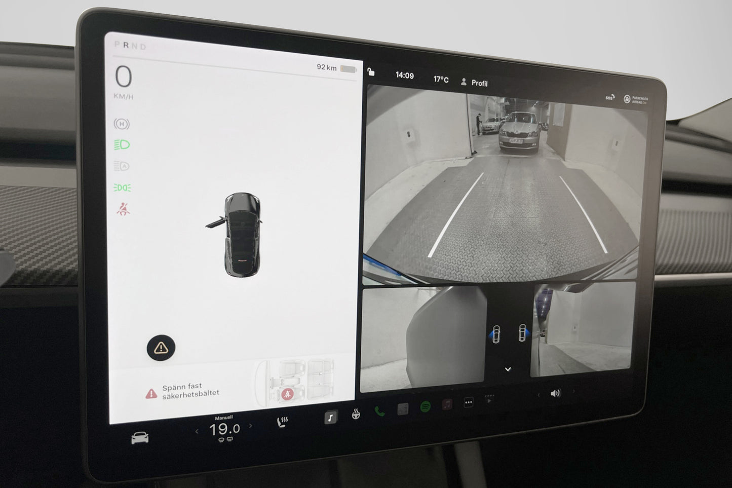 Tesla Model Y Long Range AWD 345hk Svensksåld Autopilot