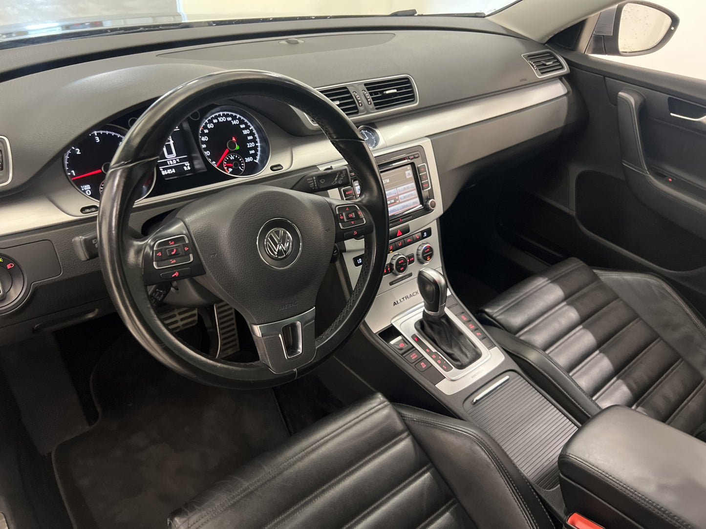 Volkswagen Passat Alltrack 4M Värmare Skinn Bkamera Drag