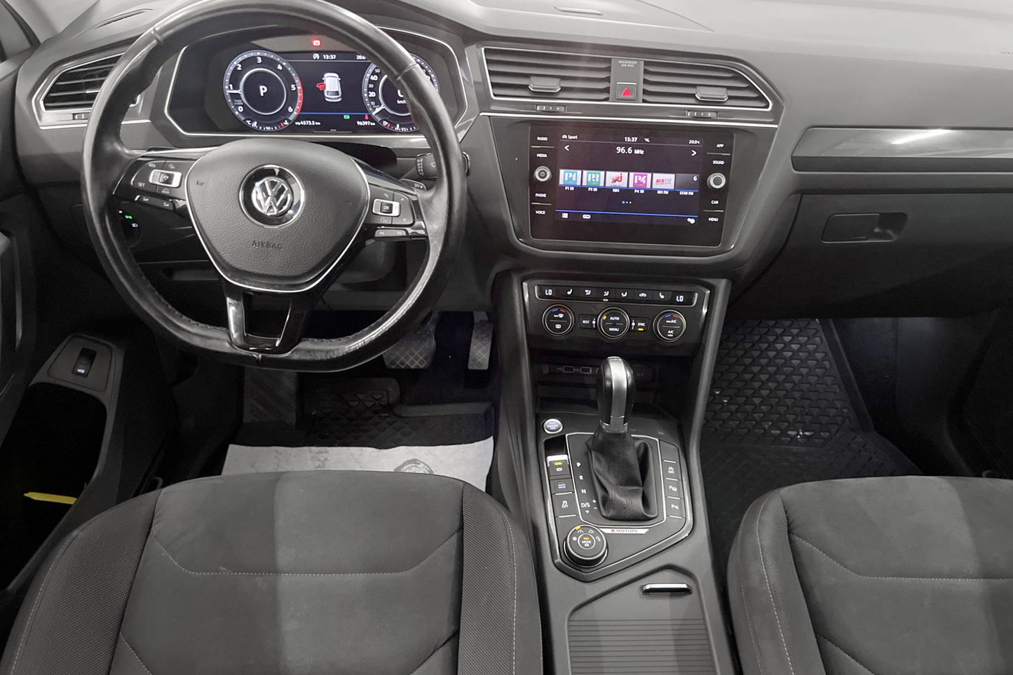 Volkswagen Tiguan Allspace 2.0 TDI 190hk 7-sits Cockpit Drag