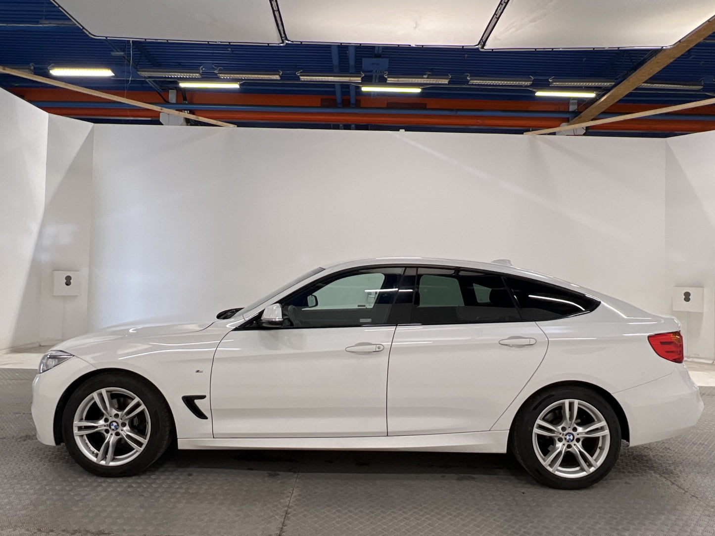 BMW 320 d Gran Turismo 190hk M Sport Värmare PDC Drag