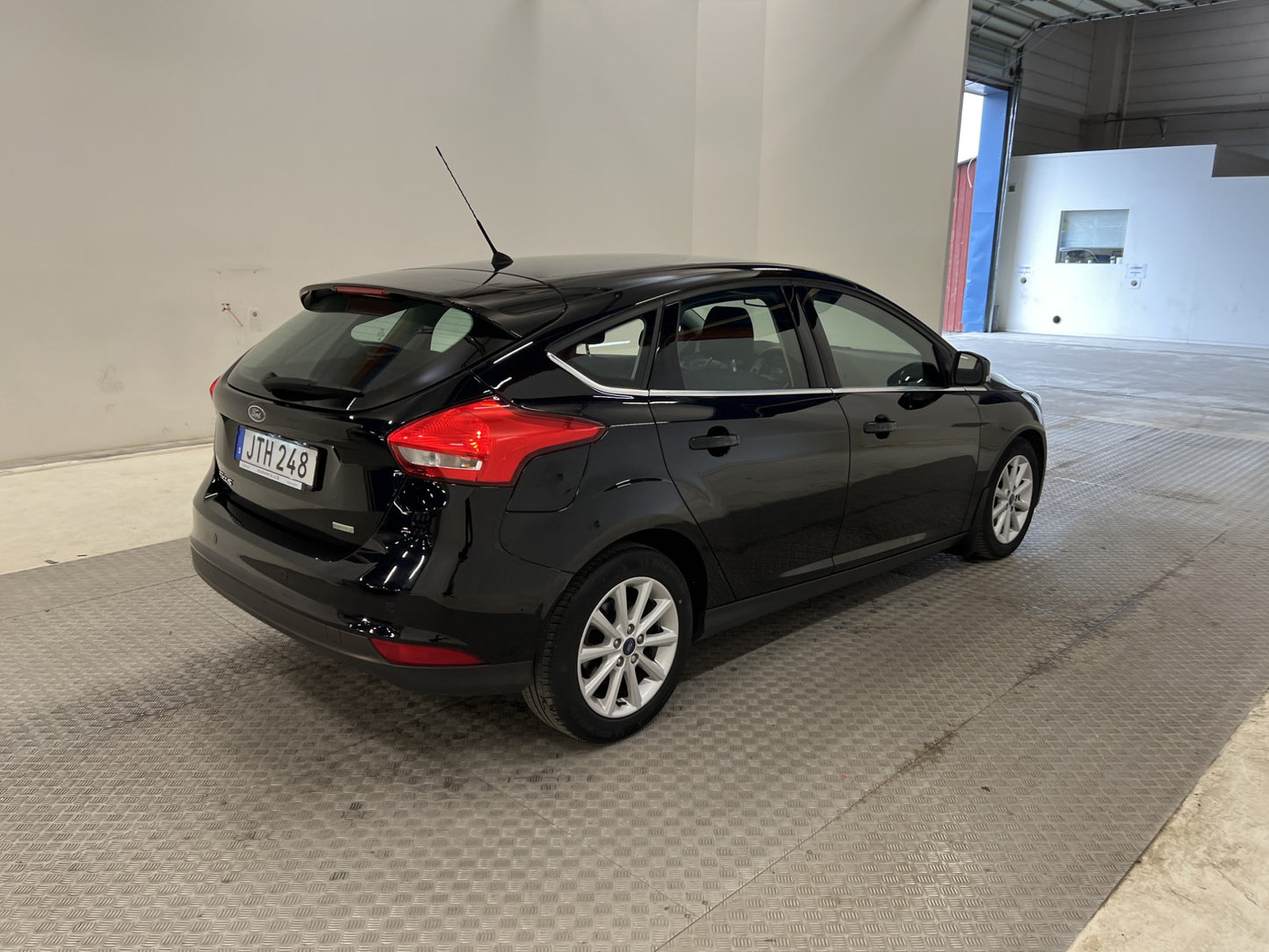 Ford Focus 1.0 EcoBoost Navigation Låg Skatt Välservad