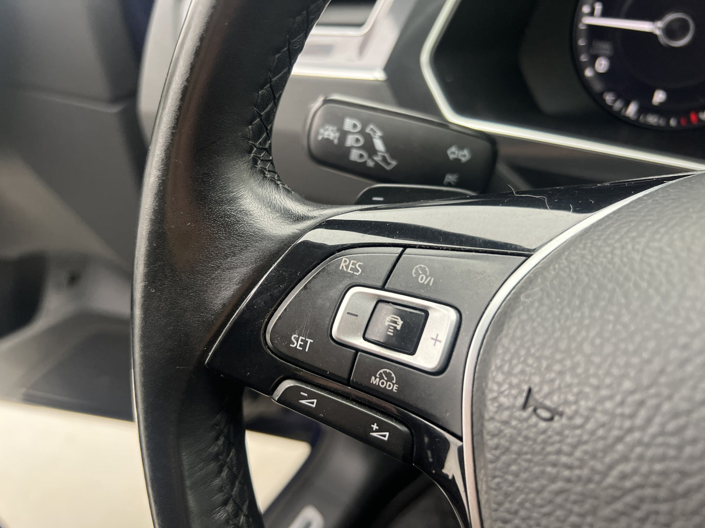 Volkswagen Tiguan TDI 4M 190hk Executive Värm Cockpit Drag