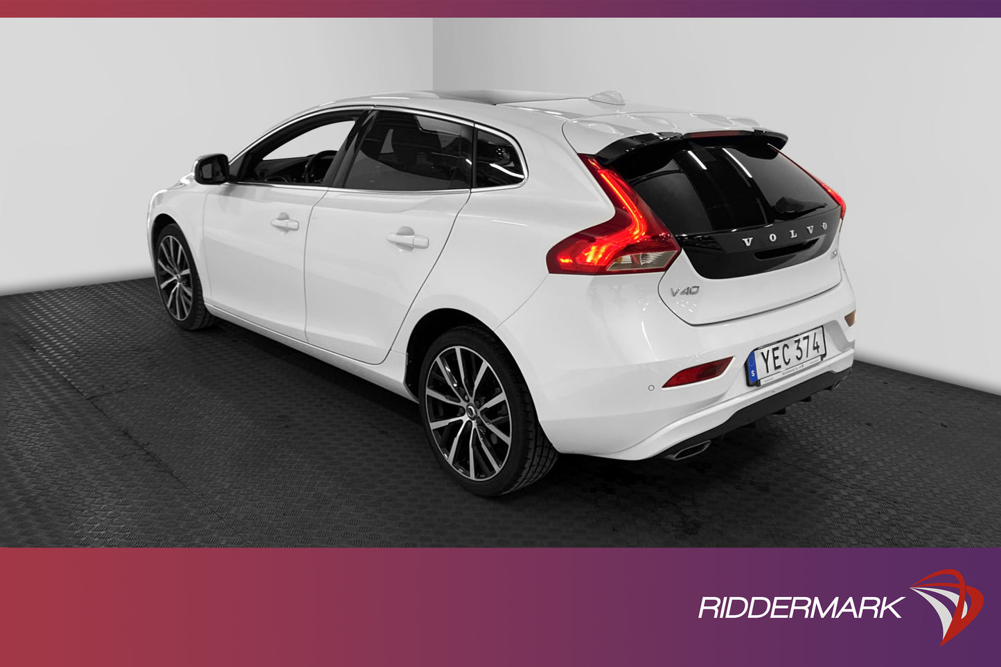 Volvo V40 D3 150hk Summum D-värmare Pano Skinn B-Kamera Navi