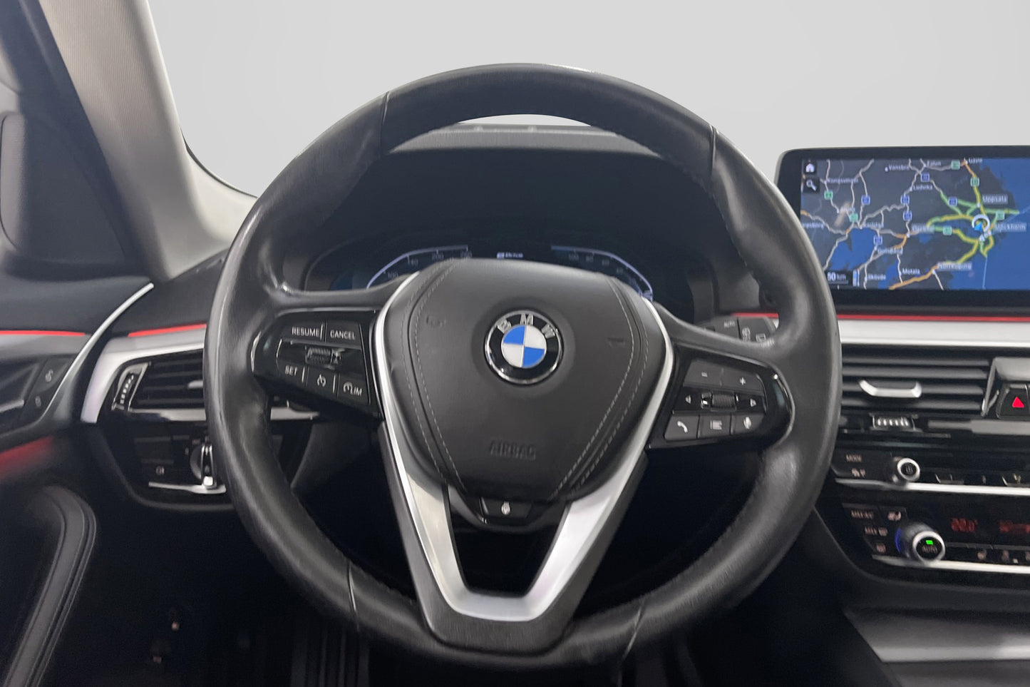 BMW 530e Touring xDrive Cockpit  Panorama Drag Skinn MOMS