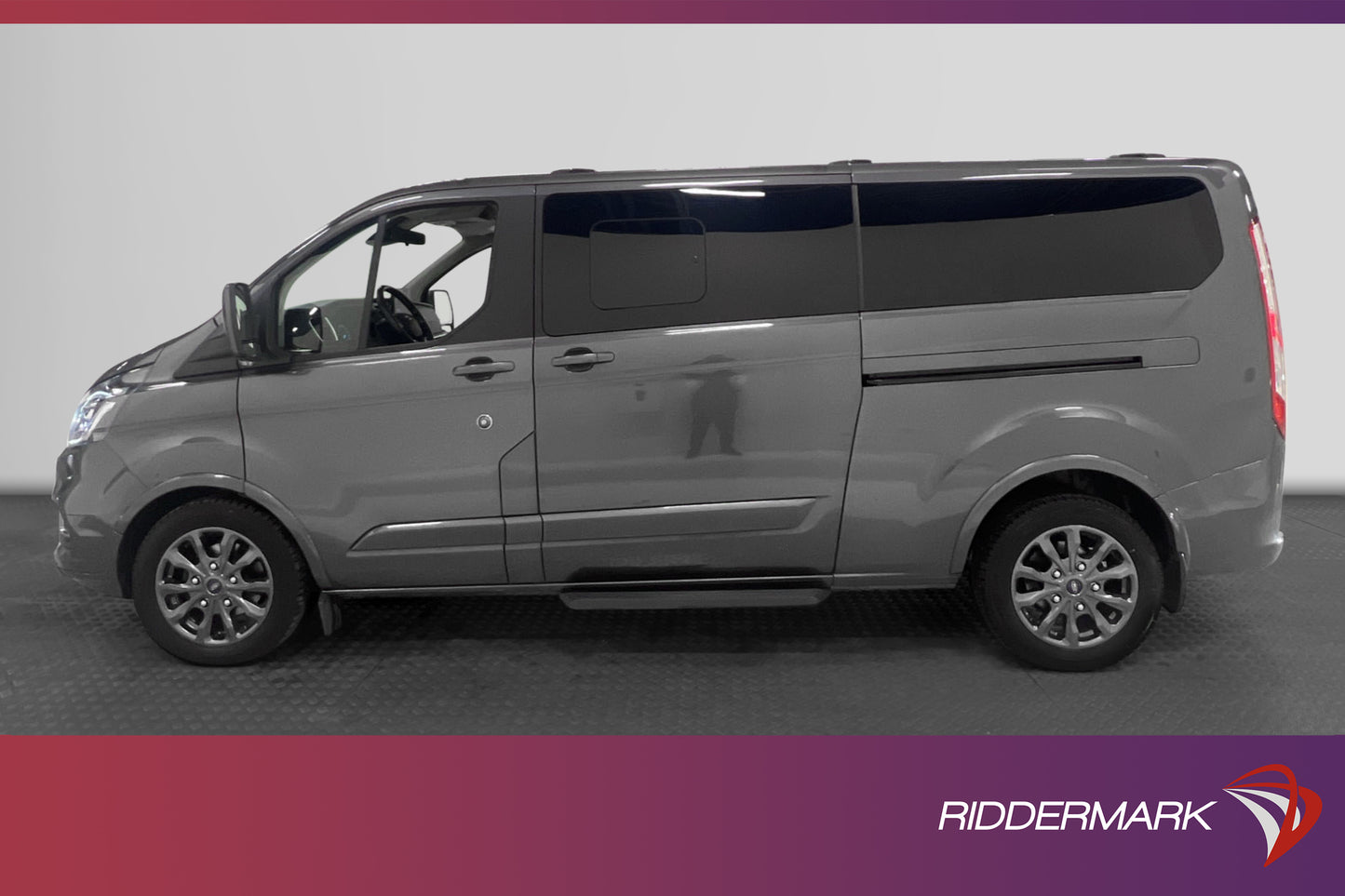 Ford Tourneo Custom Titanium Lång 185hk Värmare 8-Sits Moms