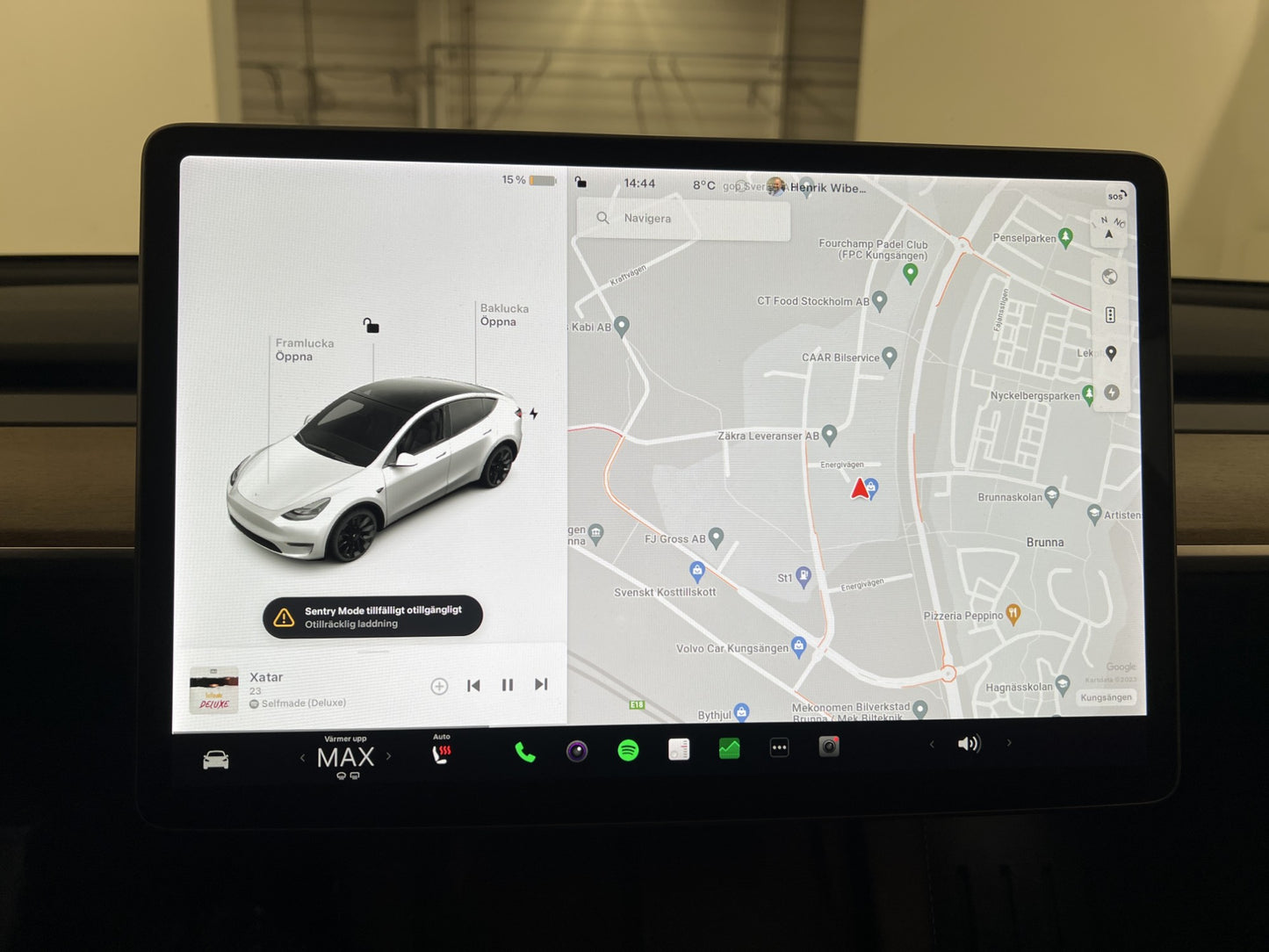 Tesla Model Y Long Range AWD 345hk Autopilot Svensksåld