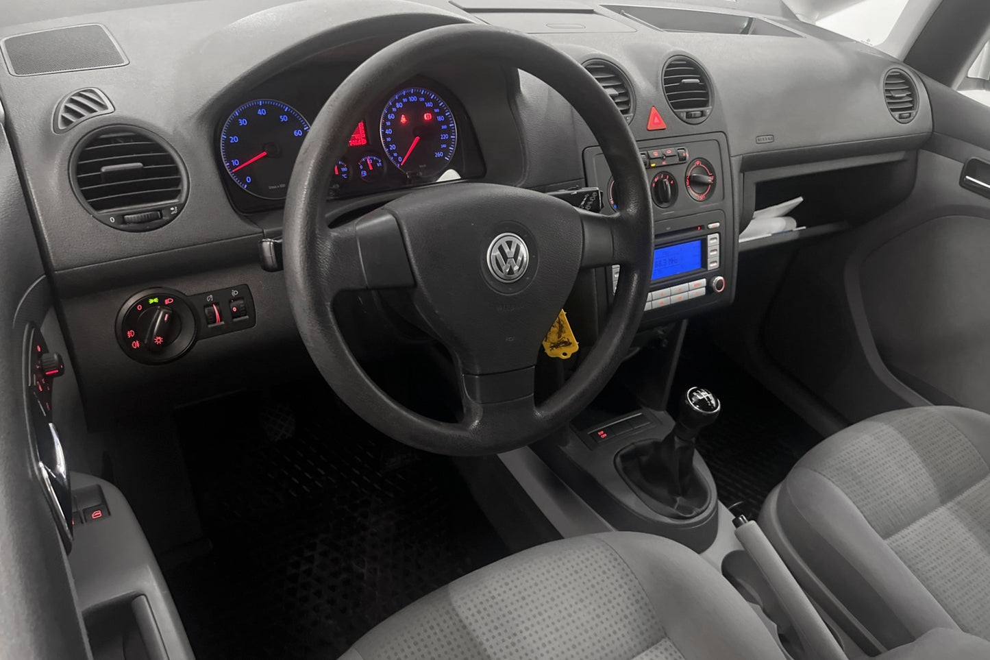 Volkswagen Caddy Life 109hk Dragkrok Nybesiktigad 5-Sits