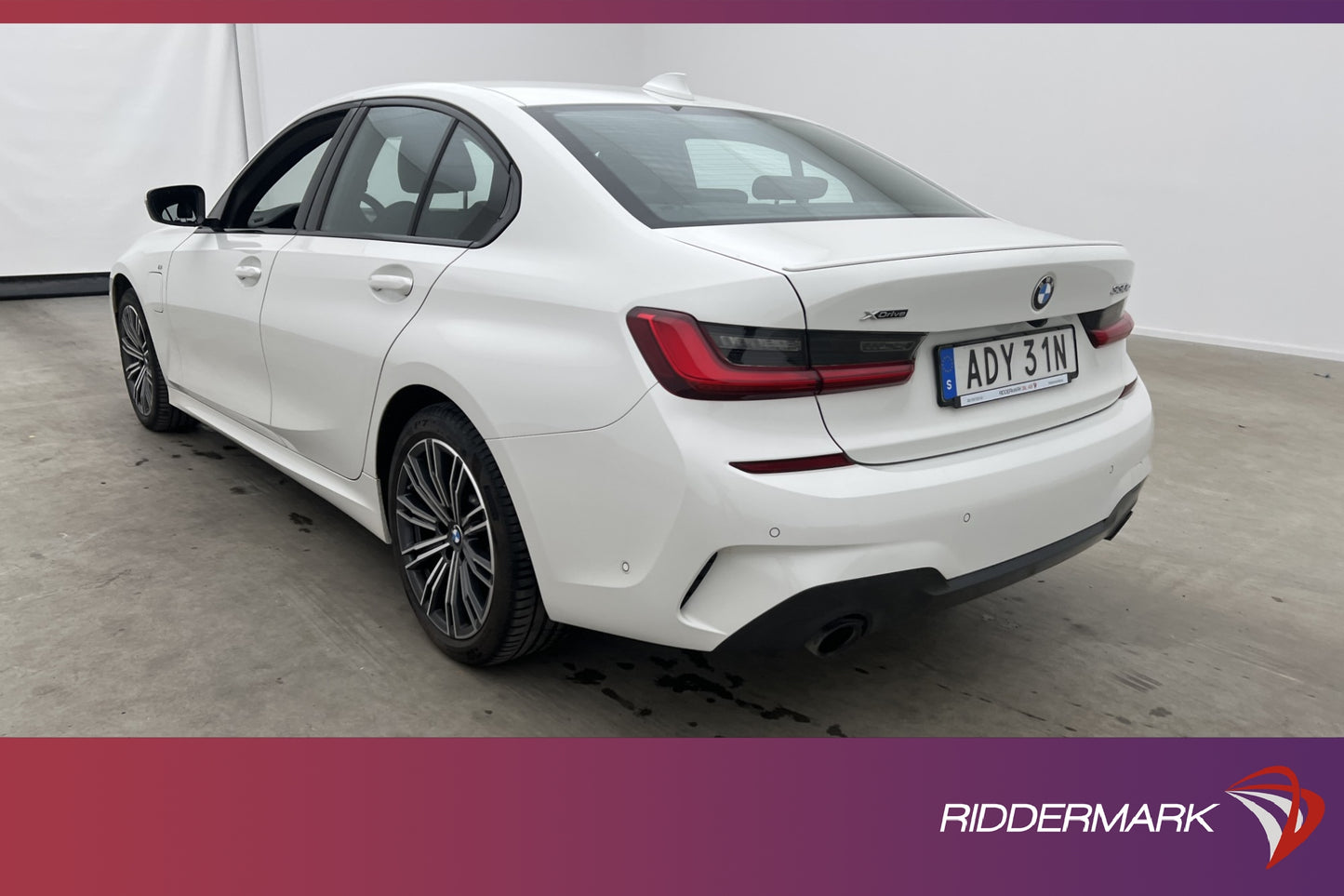 BMW 330e xDrive Sedan 292hk M Sport HiFi Kamera CarPlay Drag