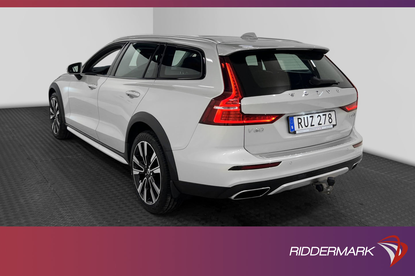 Volvo V60 Cross Country D4 AWD PRO Edition VOC Värm H/K Pano