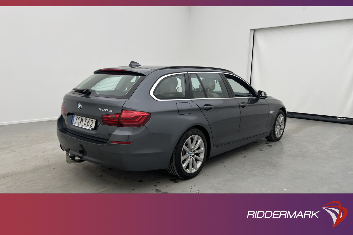 BMW 520 d xDrive Touring M Sport-Ratt Skinn Elstolar Drag