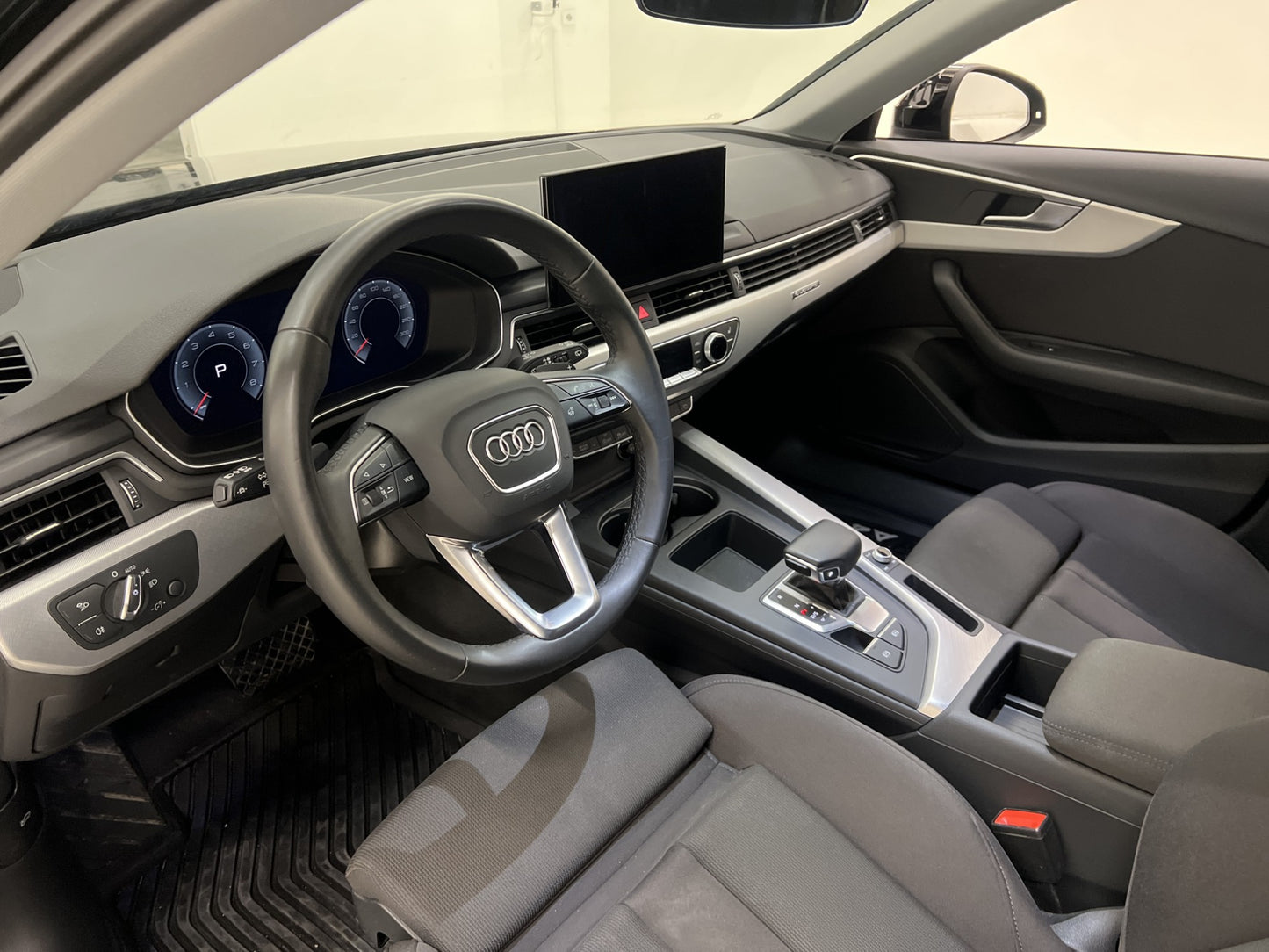 Audi A4 40 TFSI Q 204hk Cockpit Matrix Värm Kamera Drag MOMS