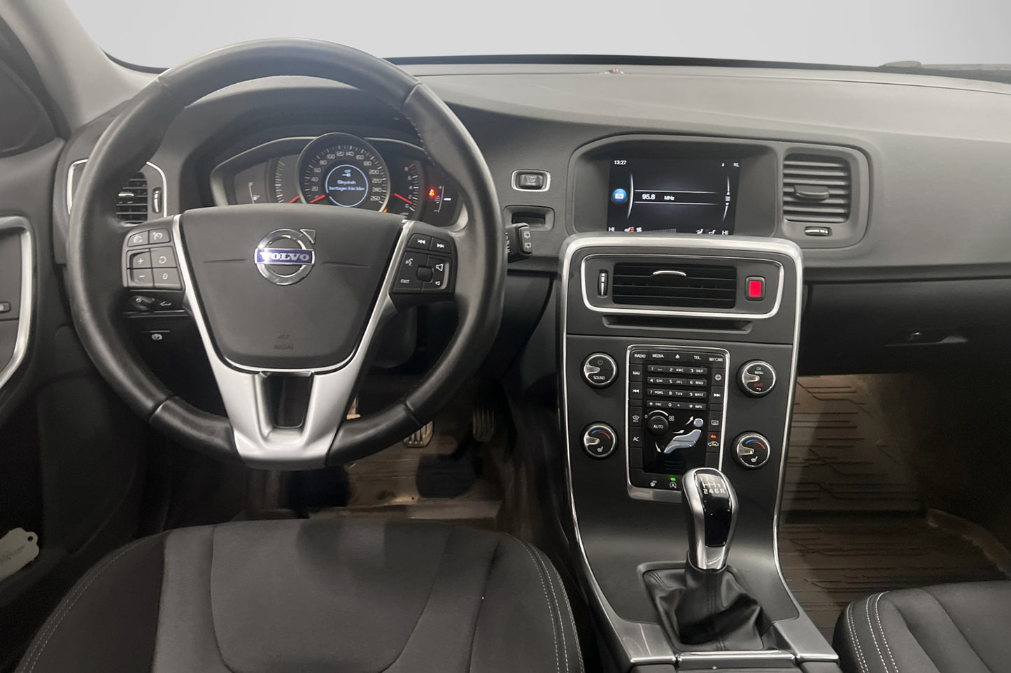 Volvo V60 T3 152hk D-värm VOC Nyservad Nybesiktigad