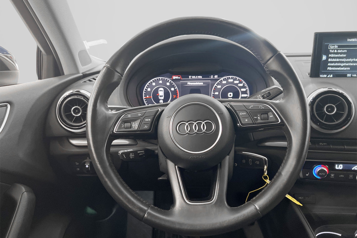 Audi A3 Sedan 1.0 TFSI 116hk Cockpit Värmare Navi PDC Drag