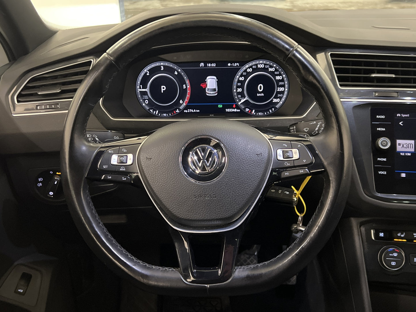 Volkswagen Tiguan 4M 190hk Premium Cockpit Värm Kamera Drag