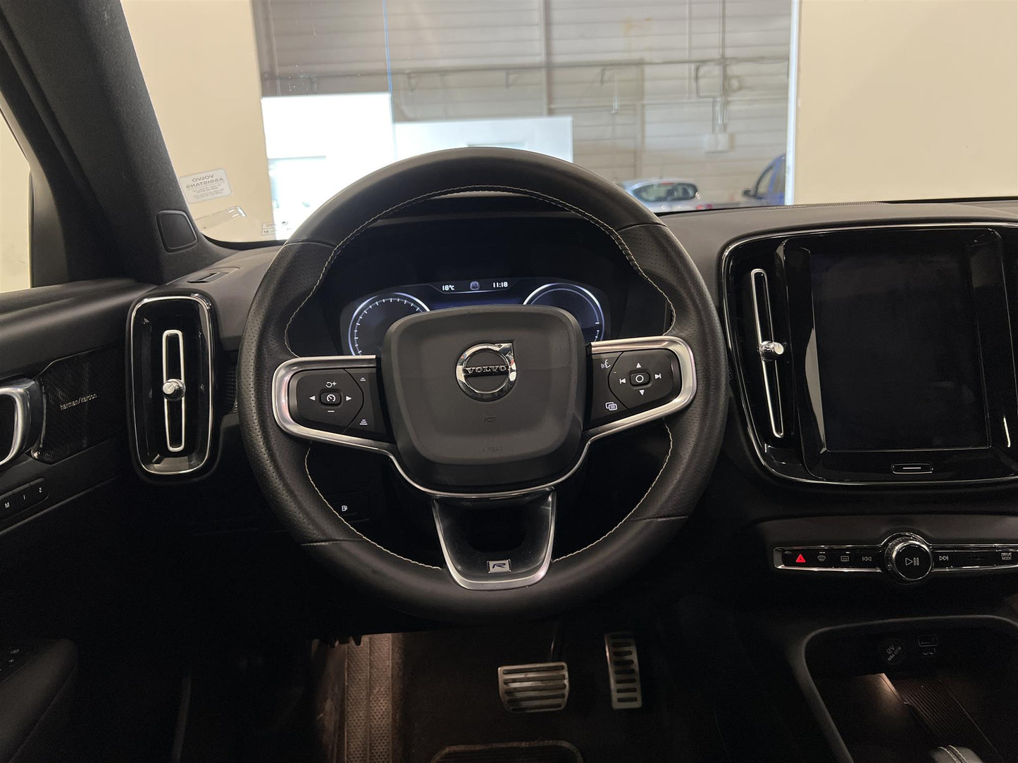 Volvo XC40 T5 Recharge 262h R-Design B-Kamera Panorama H/K