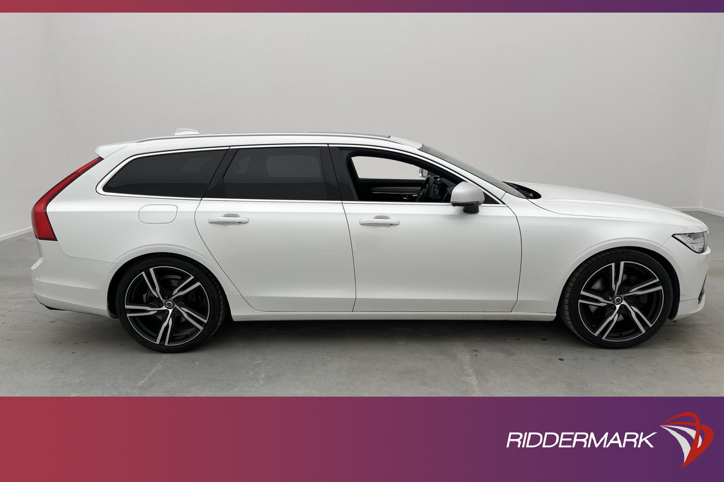 Volvo V90 D5 AWD R-Design D-Värm Pano B&W B-Kamera Navi VOC