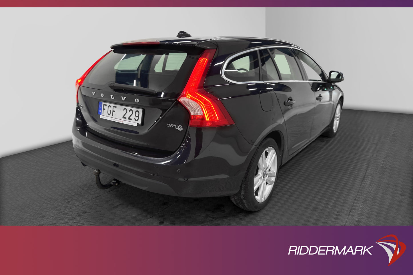 Volvo V60 D2 115hk Summum D-värm Drag Skinn BLIS PDC