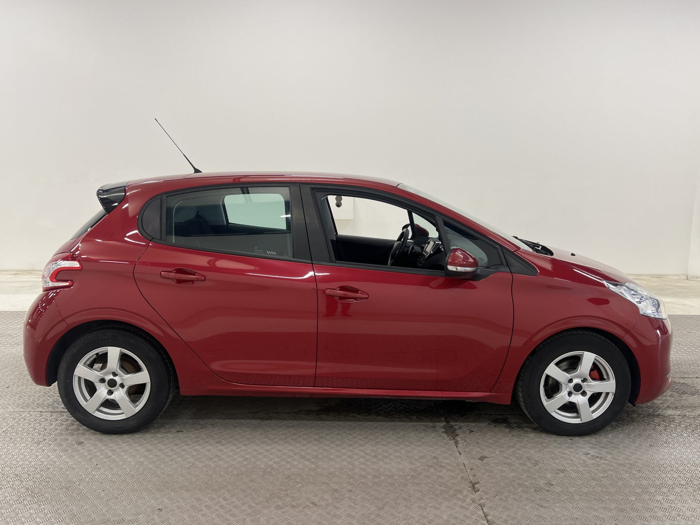 Peugeot 208 1.4 e-HDi EGS 68hk Automat Nyservad 0,32L/Mil