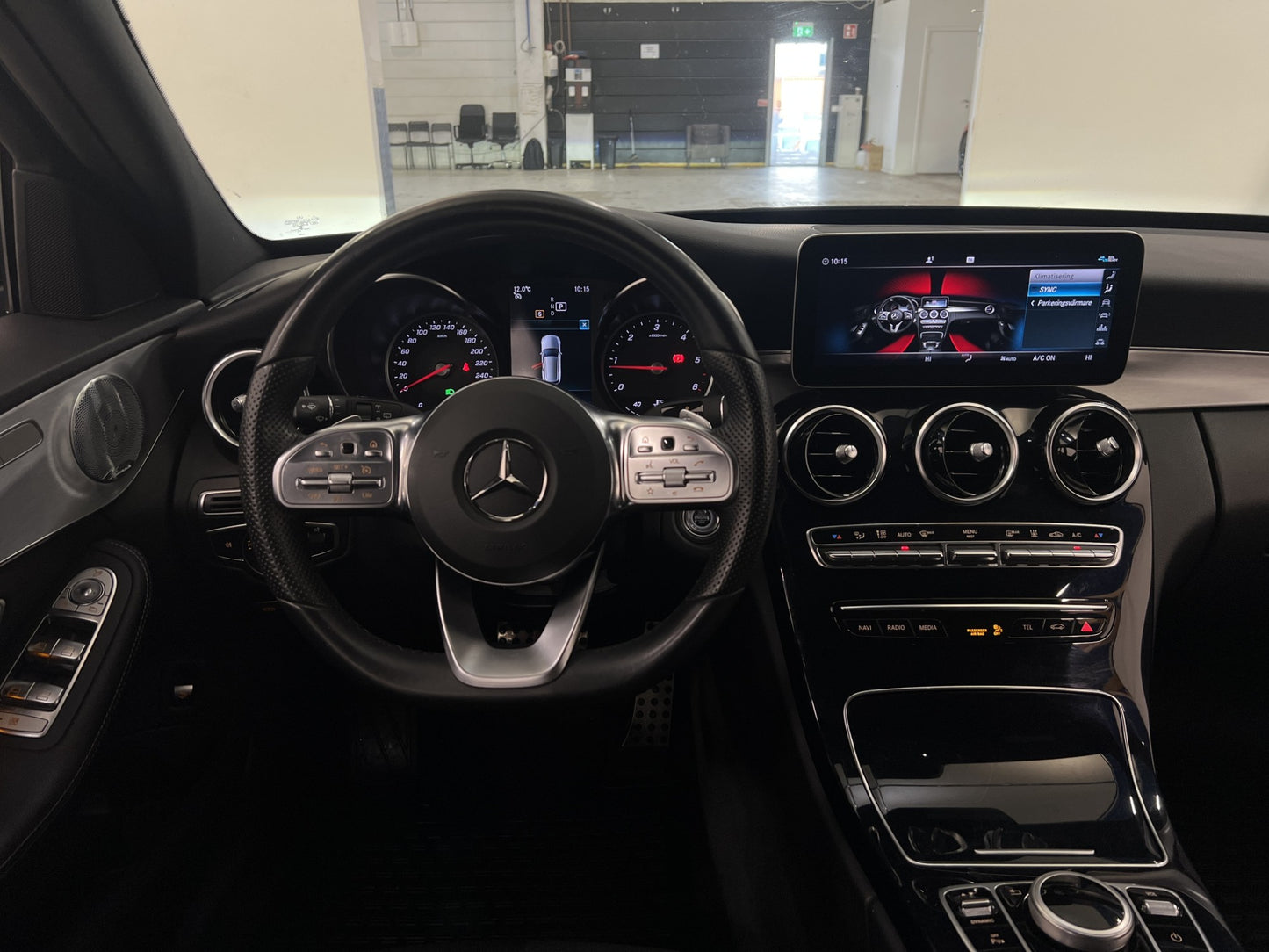 Mercedes-Benz C 220 T d 4M AMG Burmester Värmare Kamera Drag