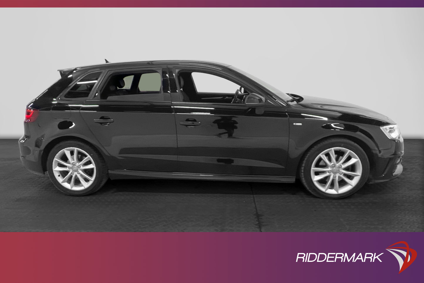 Audi A3 1.6 TDI Quattro 110HK S-Line Navi Skinn Svart optik