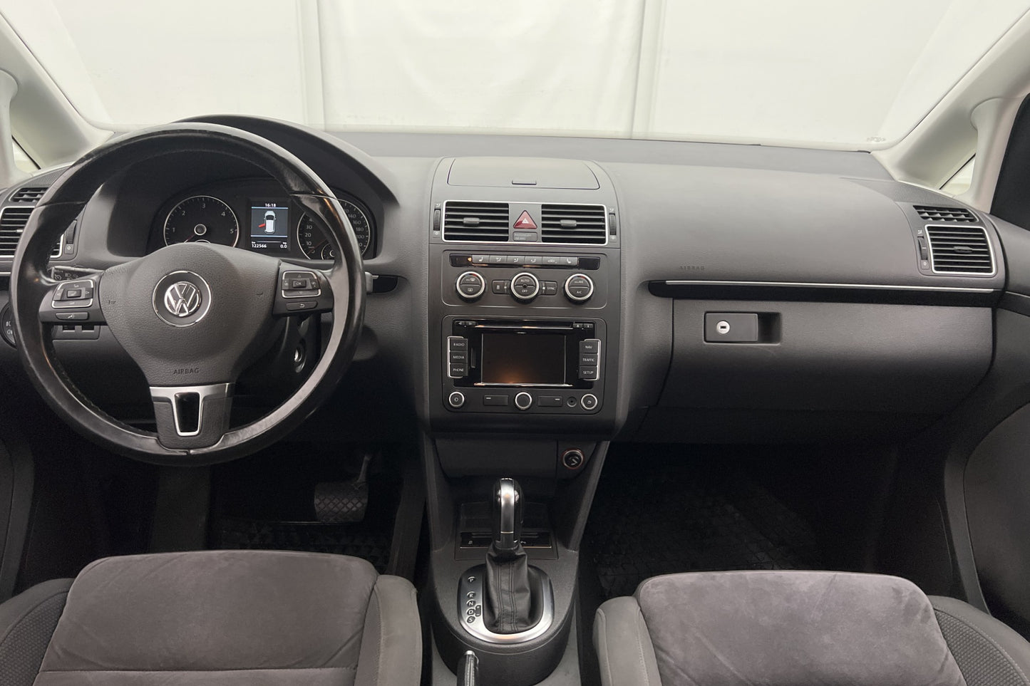 Volkswagen Touran 2.0 TDI 177hk 7-Sits Värmare Kamera Navi