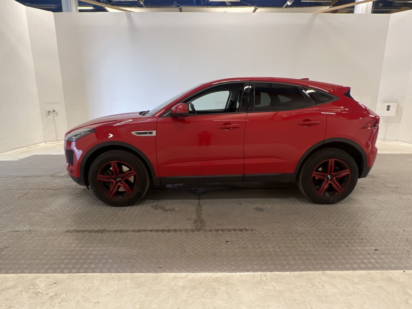 Jaguar E-Pace P200 AWD 200hk Cockpit Navi Meridia Skinn Drag