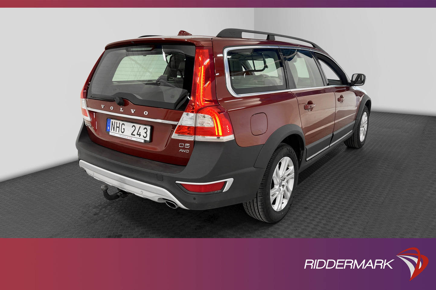 Volvo XC70 D5 AWD 215hk Summum VOC Drag Värmare PDC Skinn