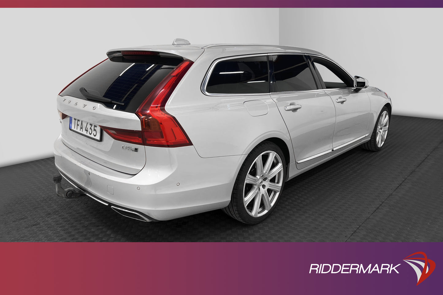 Volvo  Volvo V90 D5 AWD Inscription B&W Pano HUD 360° VOC