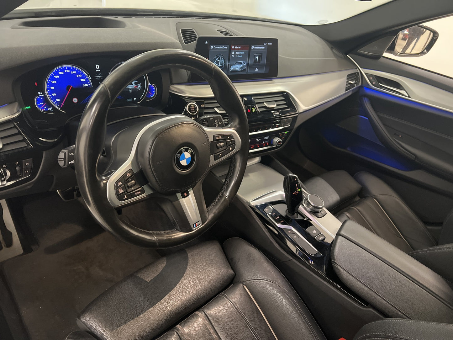 BMW 530 d xDrive 265hk Panorama Värm Skinn H/K 360° Navi HUD