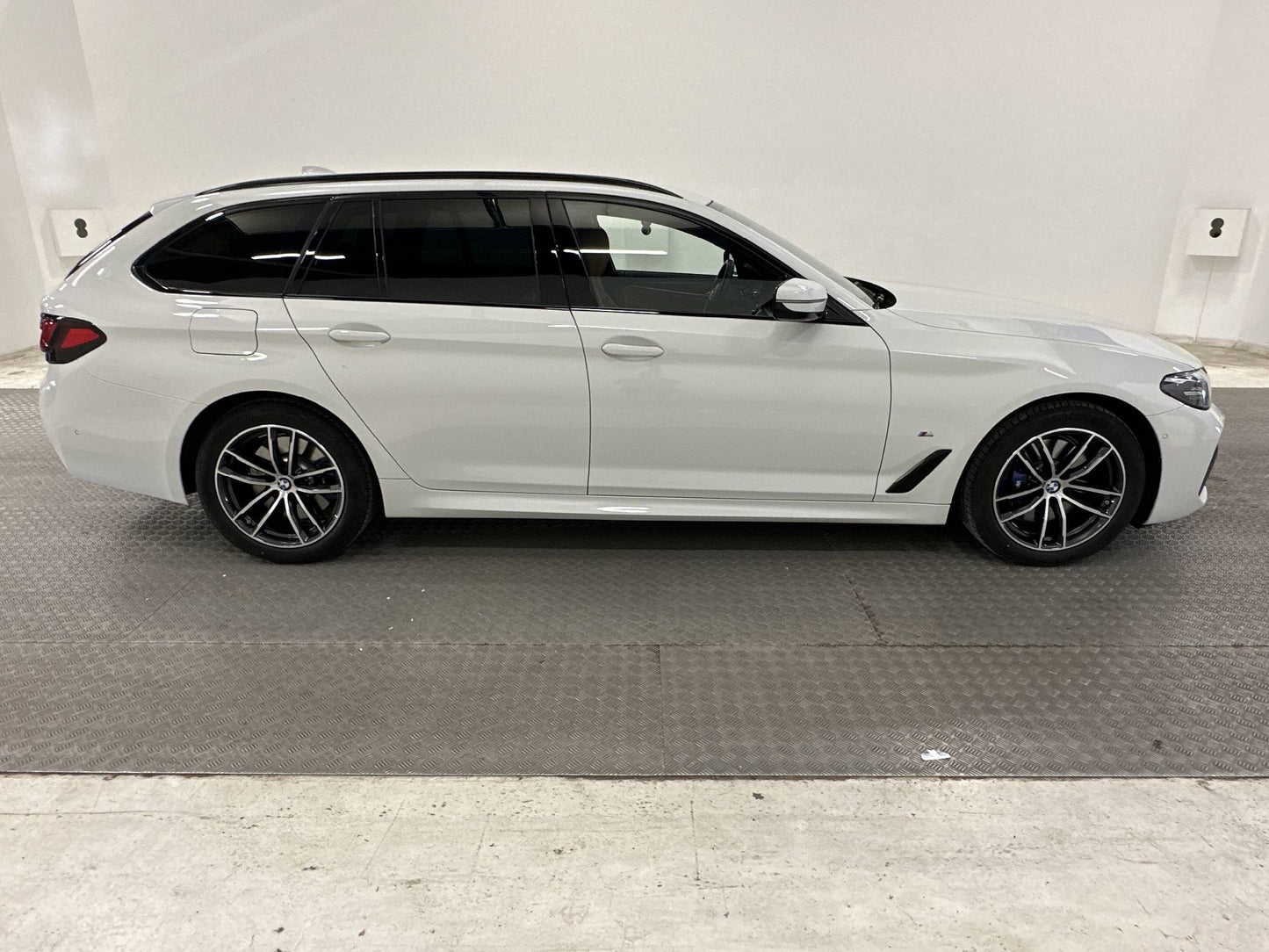 BMW 530e xDrive Touring 292hk M Sport HiFi Drag Backkamera