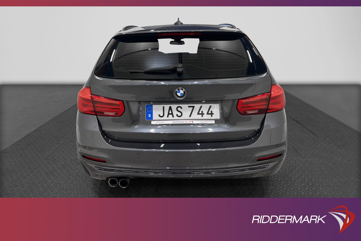 BMW 330i xDrive Touring 252hk Sport line Skinn Navi B-Kamera