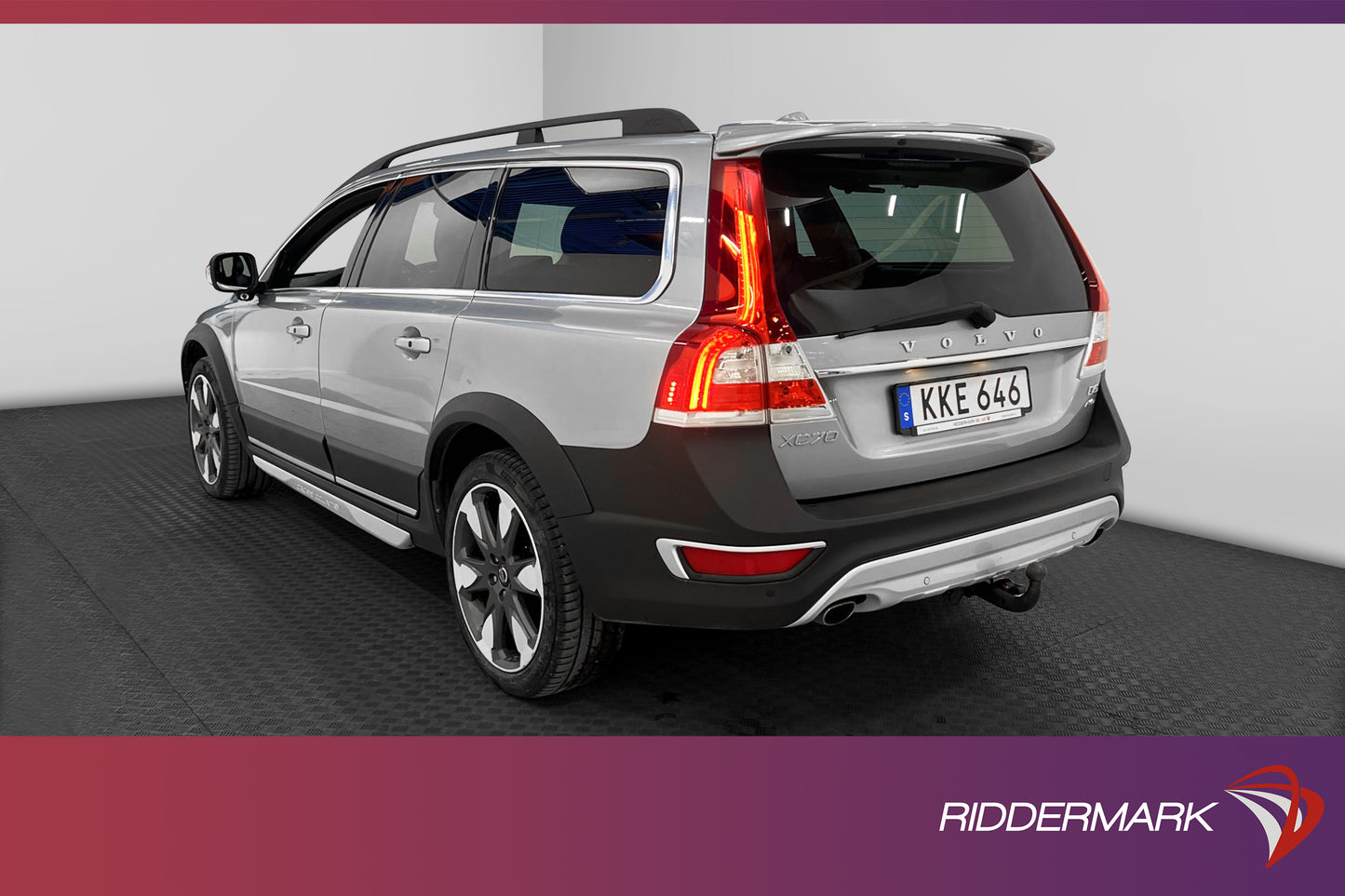 Volvo XC70 D5 215hk AWD Summum Taklucka D-värm VOC Navi Drag