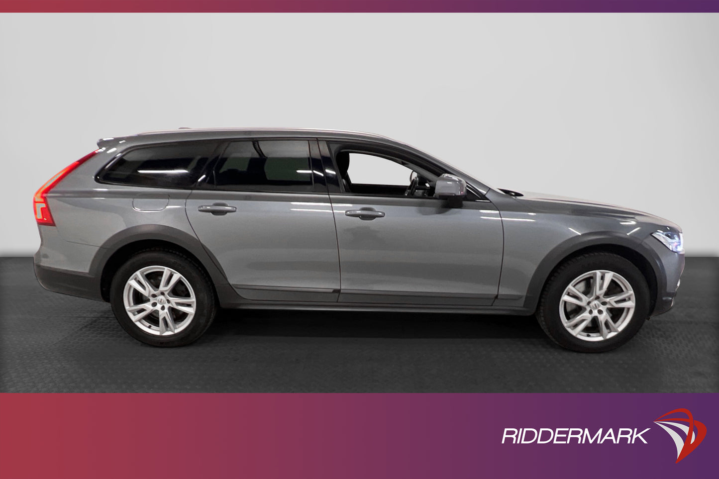 Volvo V90 Cross Country D4 AWD Momentum D-Värmare B&W VOC