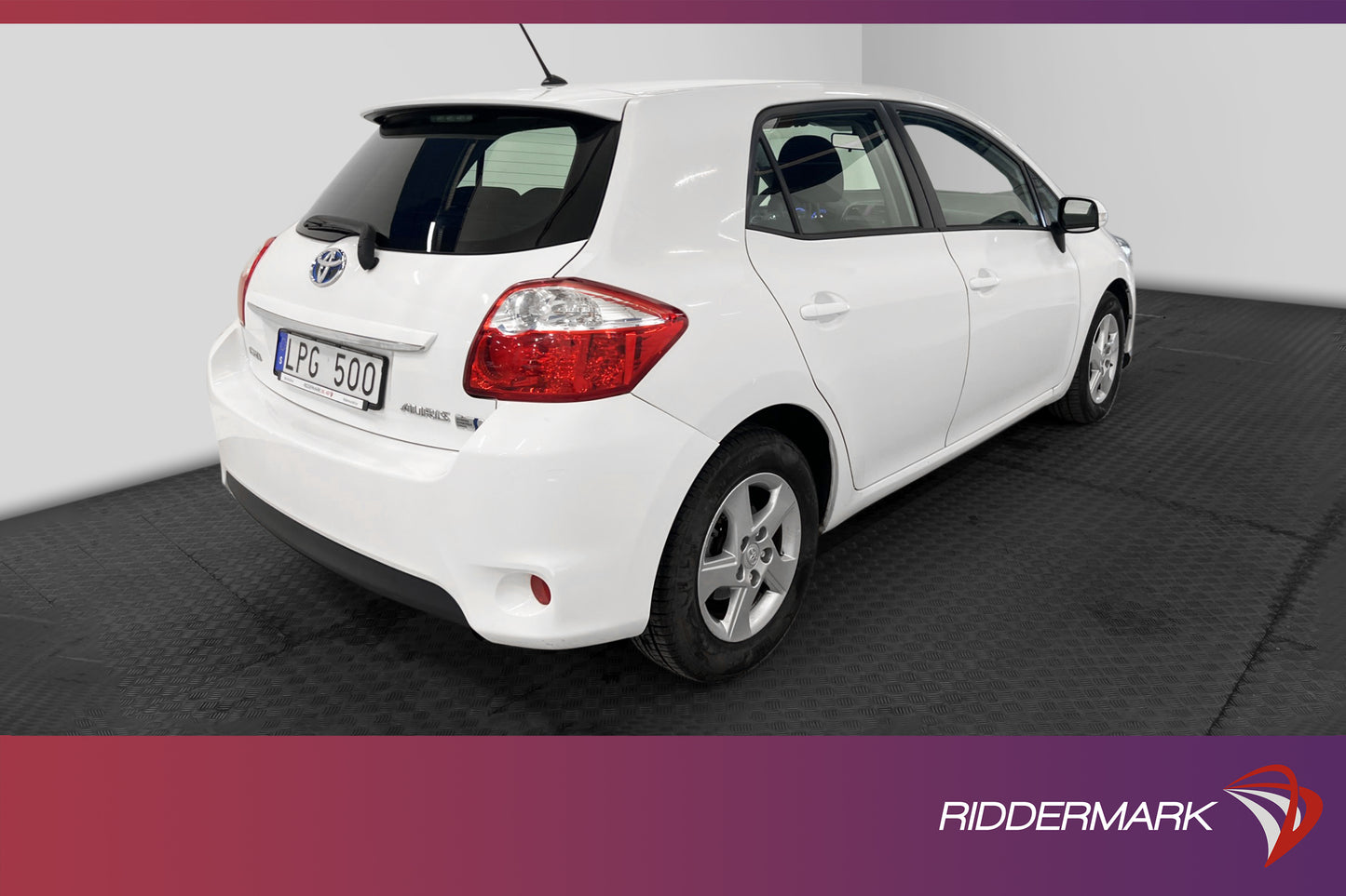 Toyota Auris Hybrid e-CVT 136hk 360kr Skatt Nyservad