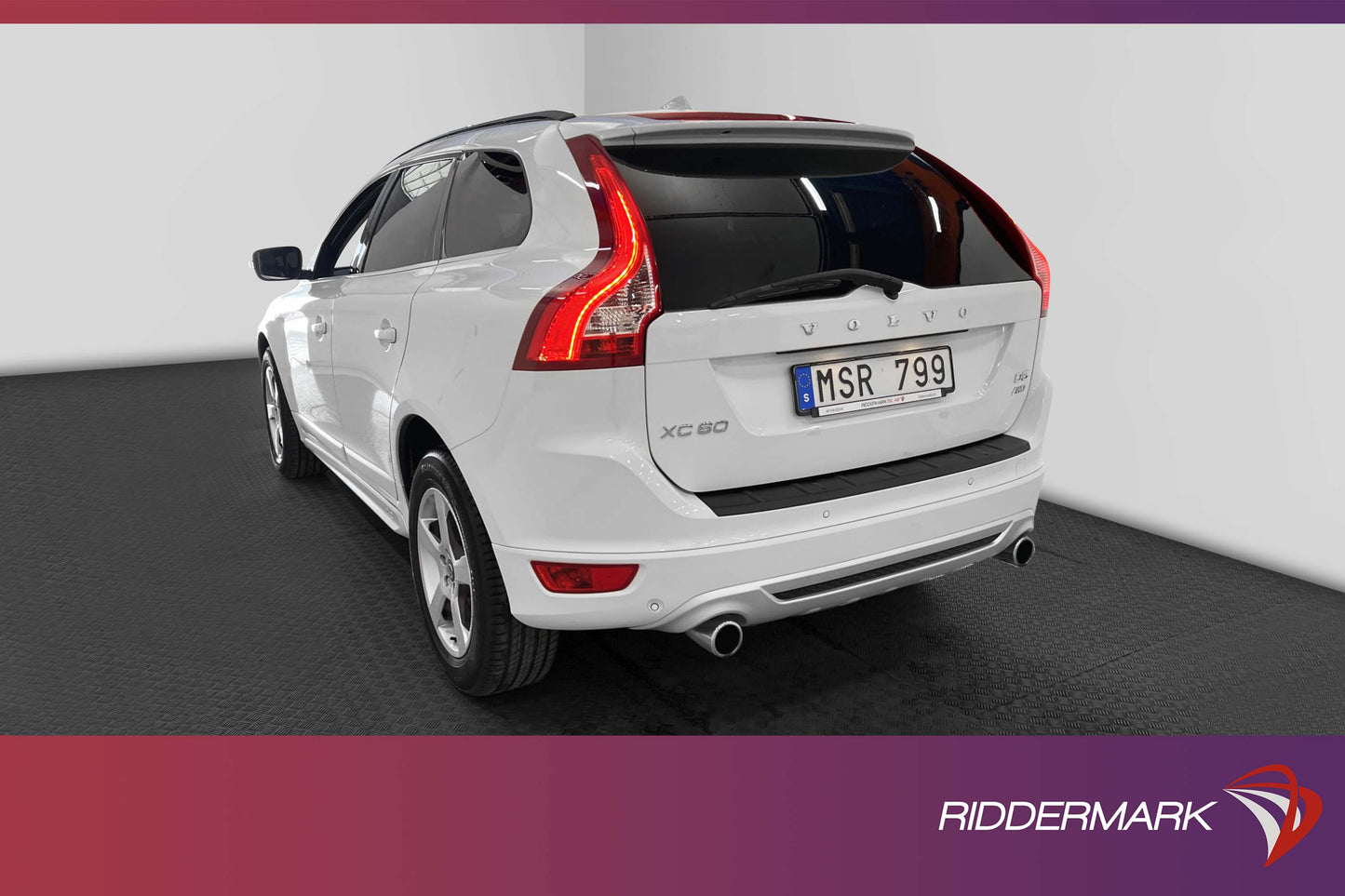 Volvo XC60 D5 215hk AWD R-Design D-Värm Pano VOC Skinn Navi