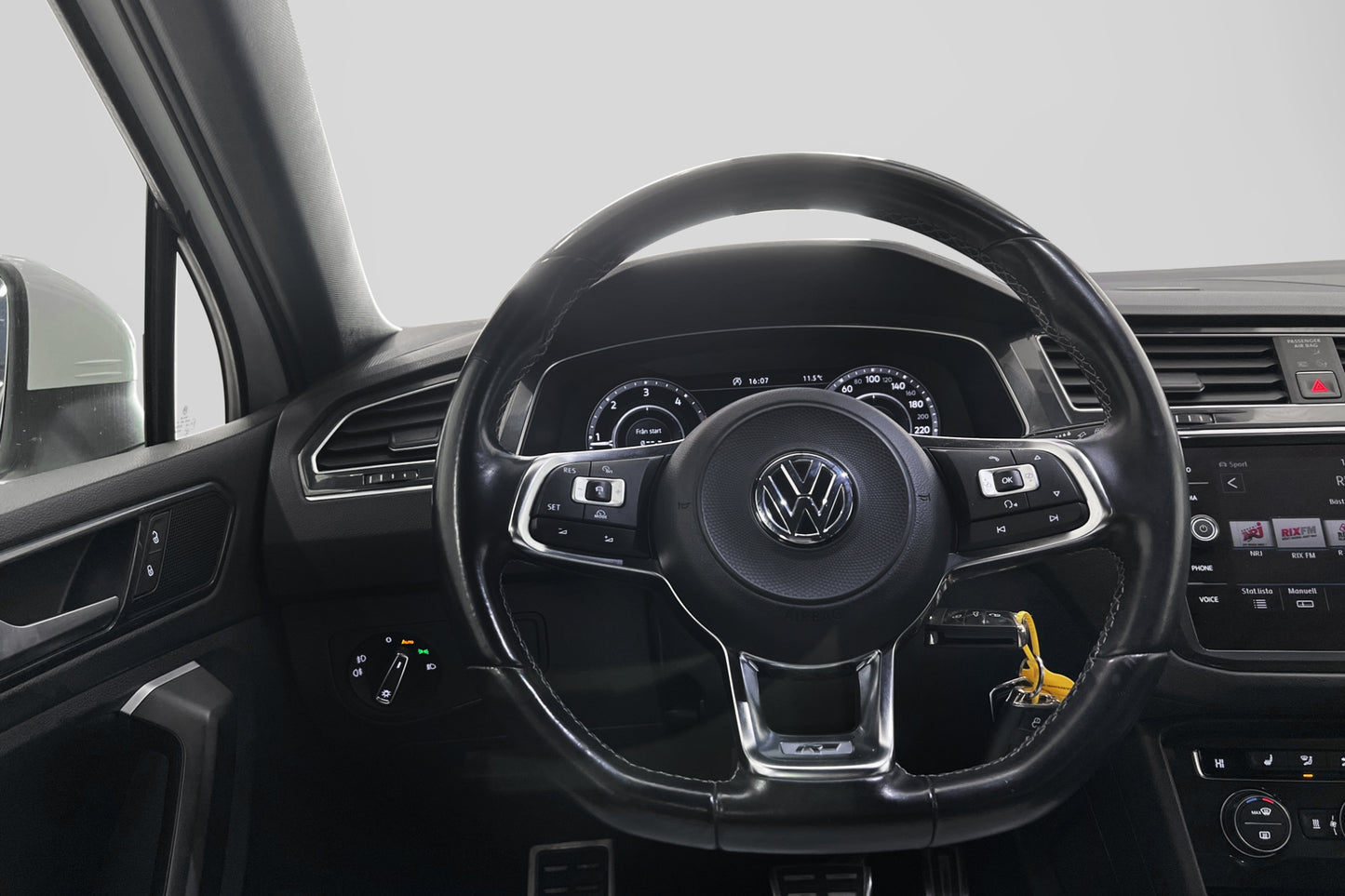 Volkswagen Tiguan 4M 190hk R-Line Cockpit D-värm B-kamera