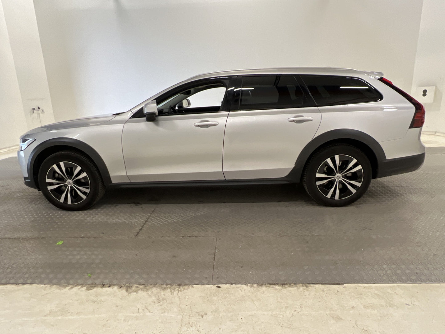 Volvo V90 Cross Country B4 AWD  Momentum VOC Pano H/K Drag