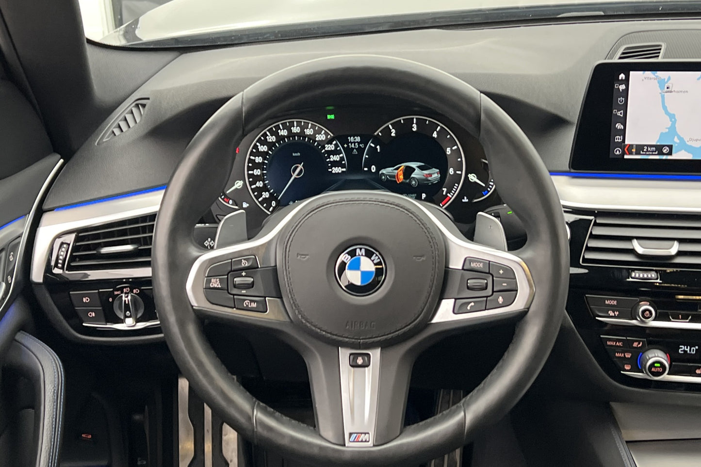 BMW 530i 252hk xDrive M-Sport P-Värm B-Kamera Navi Skinn