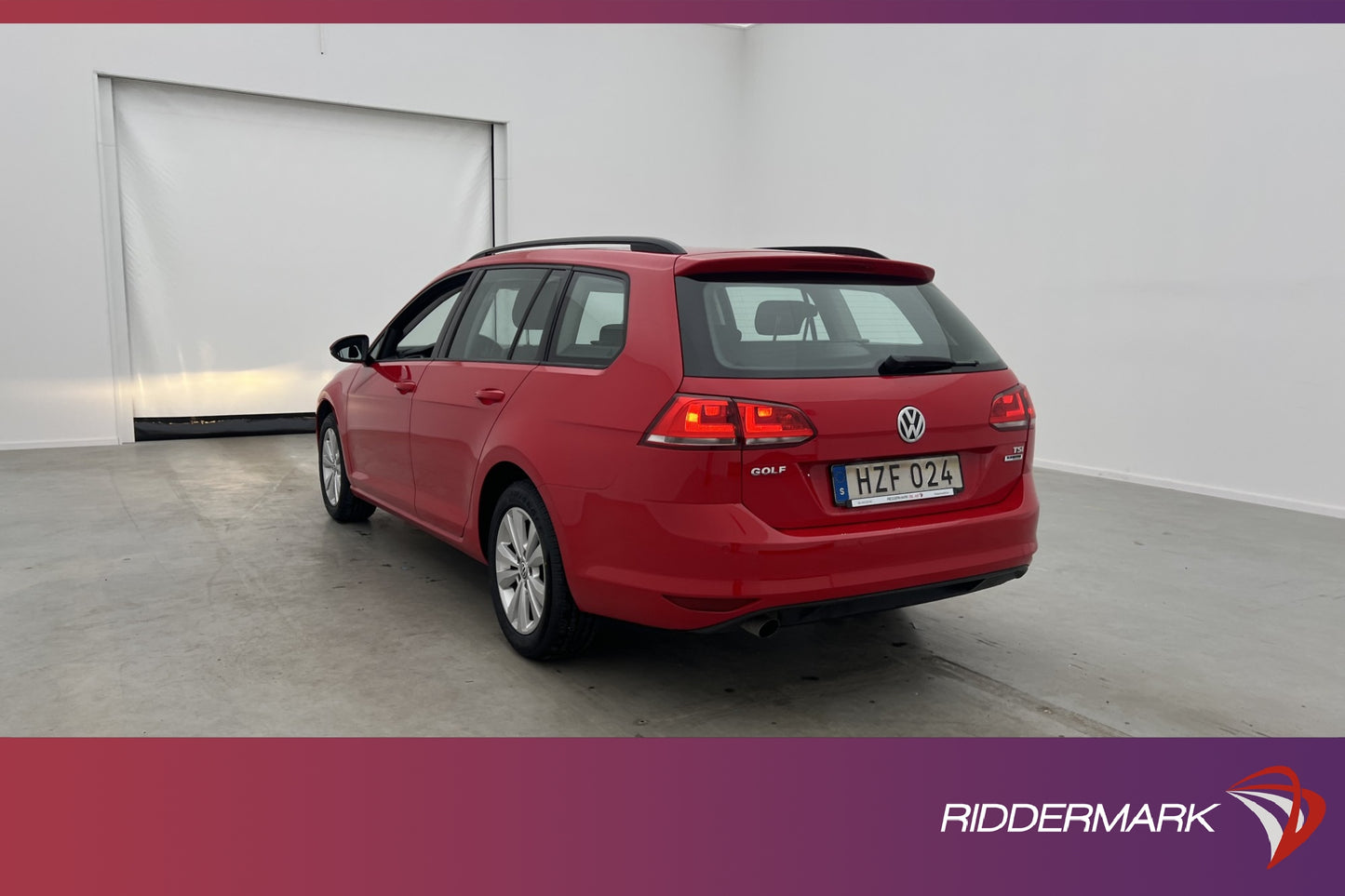 Volkswagen Golf 1.2 TSI 110hk Pano Kamera CarPlay Låg-skatt