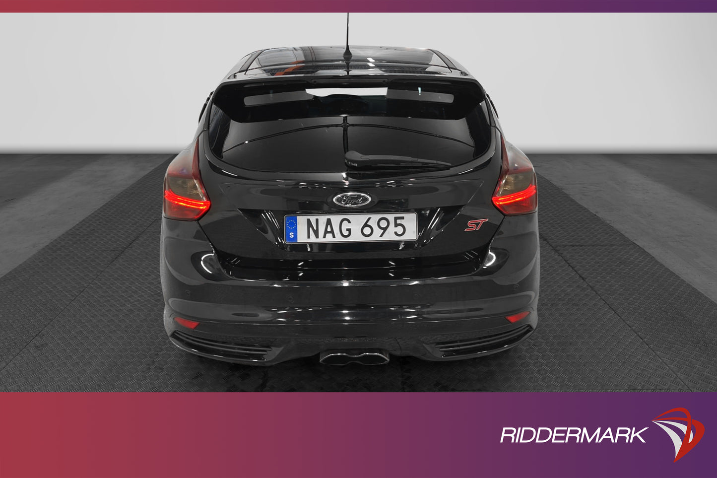 Ford Focus ST 250hk RECARO Panorama Skinn Navi