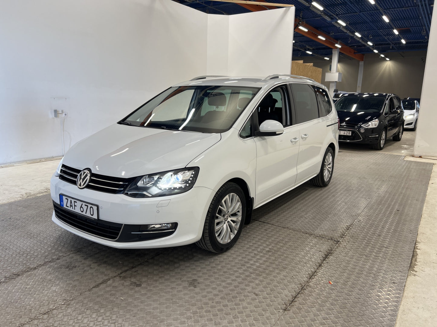 Volkswagen Sharan 4M 184hk 7-Sits Värmare Bkamera Dragpkt