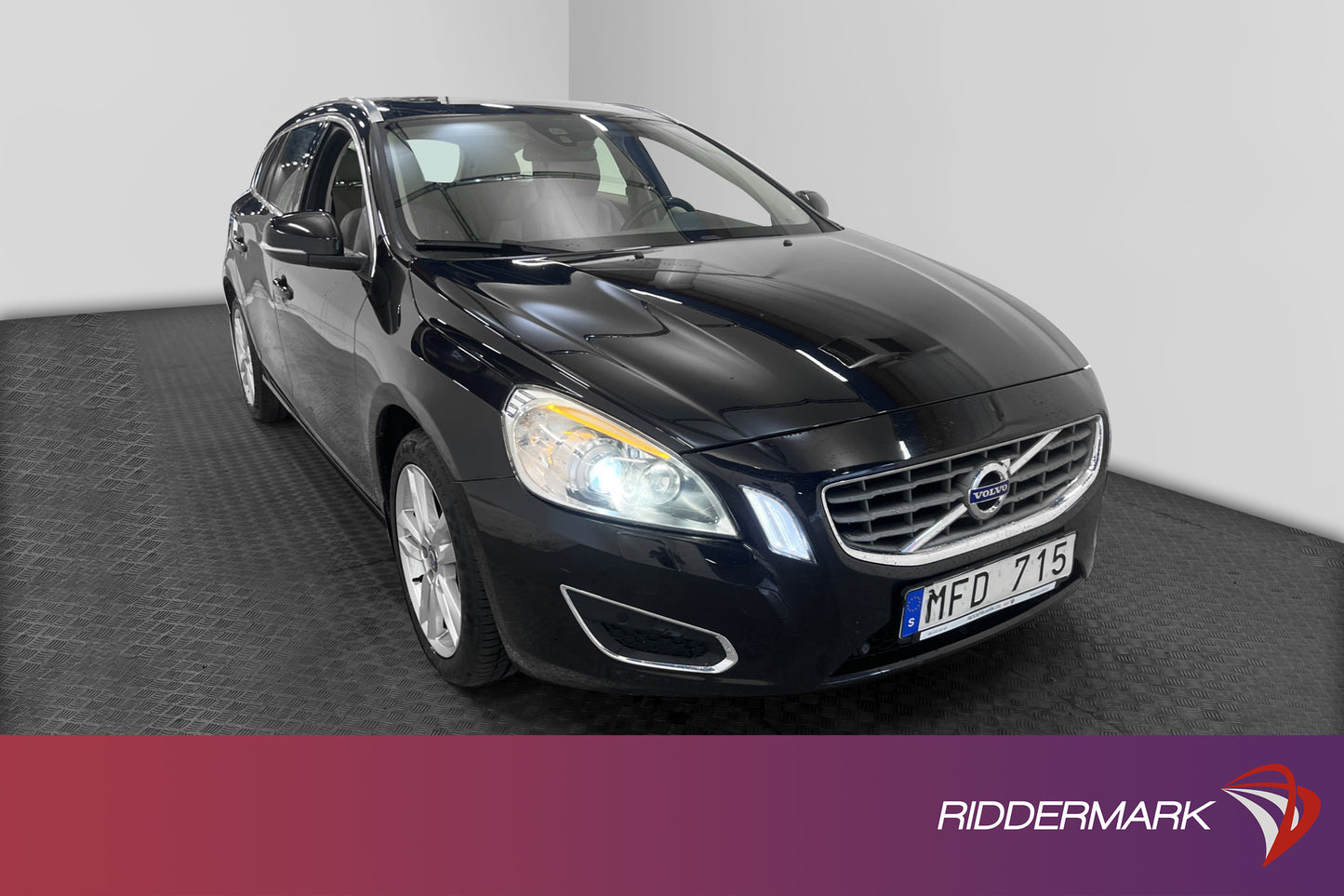 Volvo V60 D3 163hk Summum T-Lucka VOC D-Värm Navi Skinn Drag