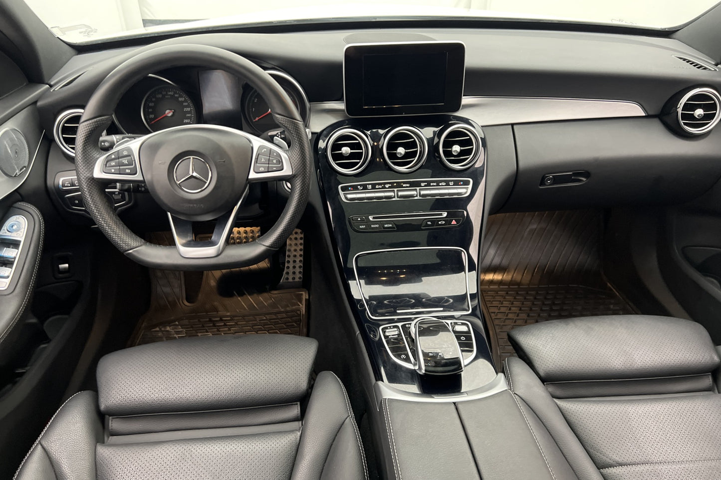 Mercedes-Benz C 200 T 4M AMG Pano Burm 360° HUD Navi Drag