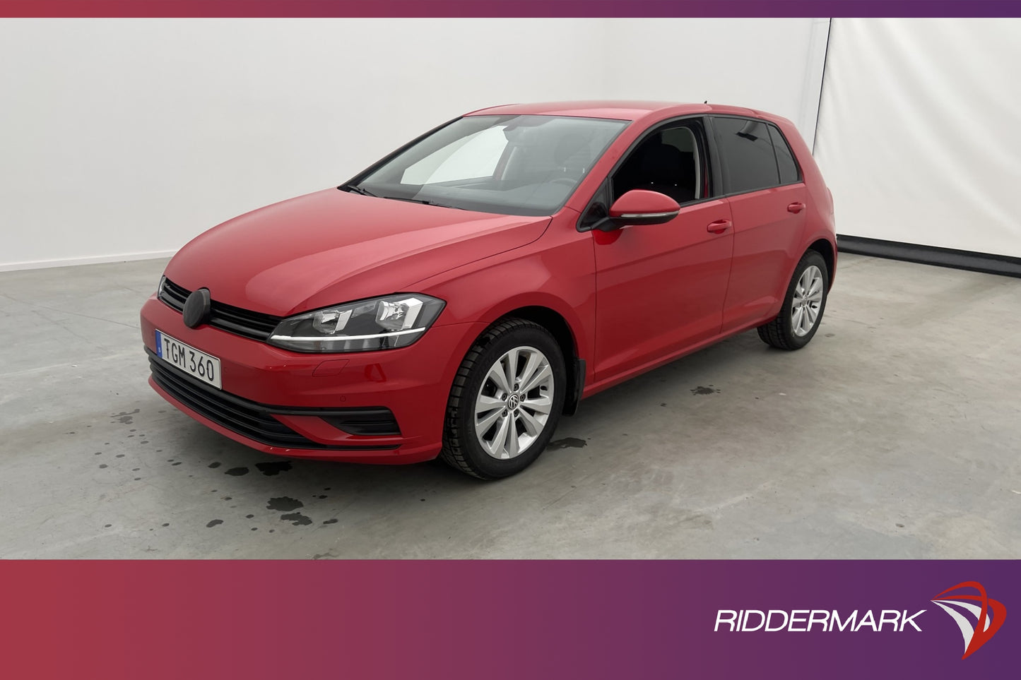 Volkswagen Golf 1.6 TDI 115hk Style Sensorer CarPlay Välserv