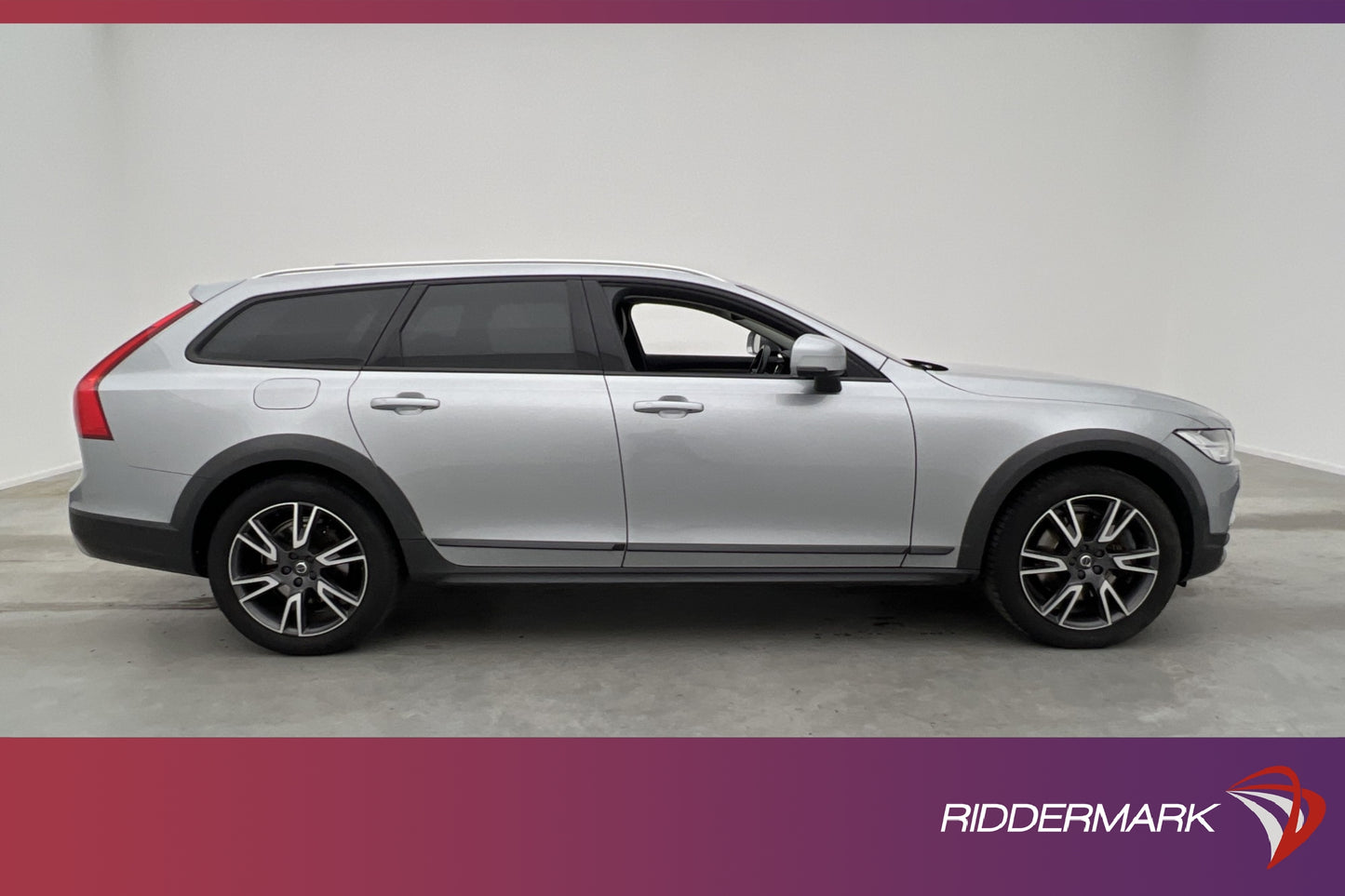 Volvo V90 Cross Country D5 AWD Pro VOC Värm Navi BLIS Drag