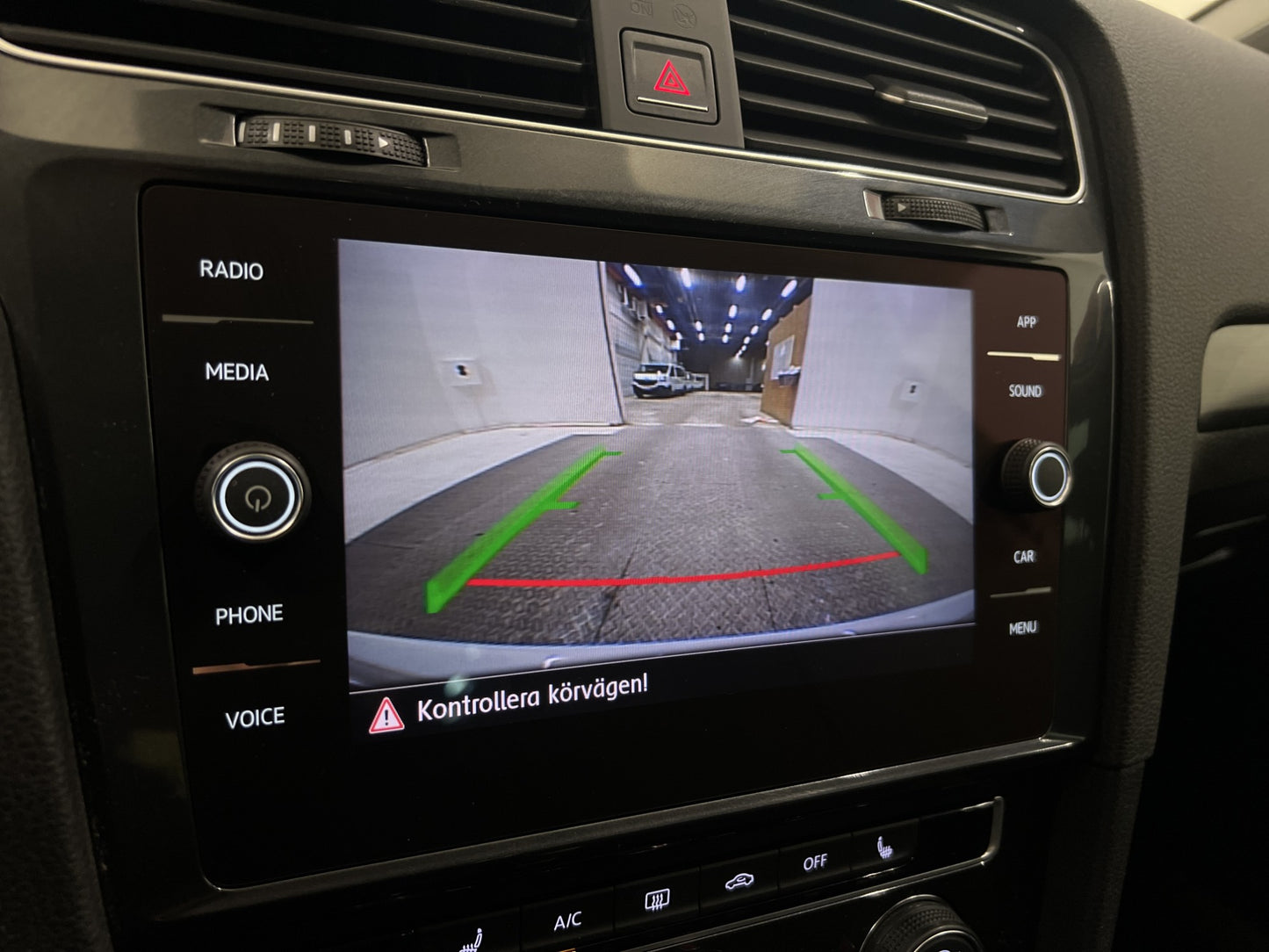 Volkswagen Golf 1.0 110hk R-Line Dynaudio CarPlay Kamera