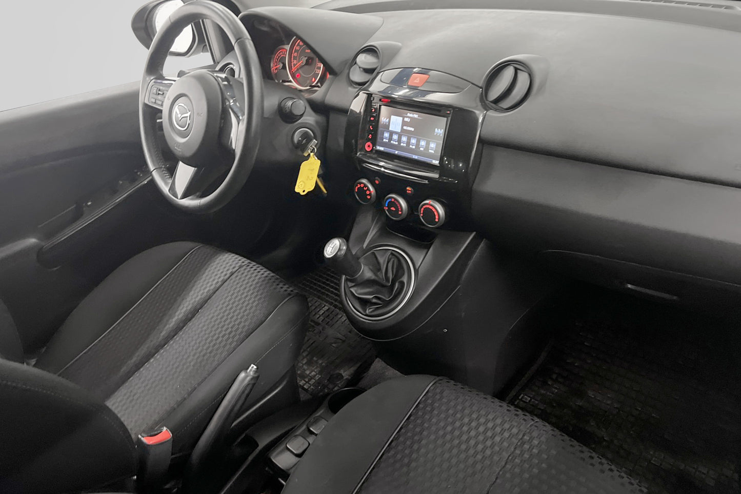 Mazda 2 1.3 MZR 84hk Spirit Navi Touchskärm Sensorer Lågmil