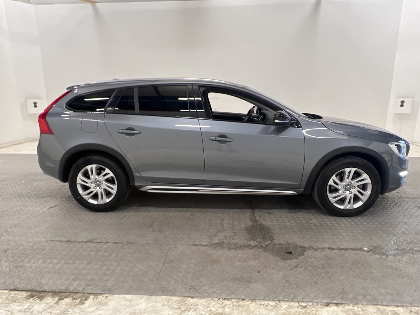 Volvo V60 Cross Country D4 AWD 190hk Summum VoC Navi Drag