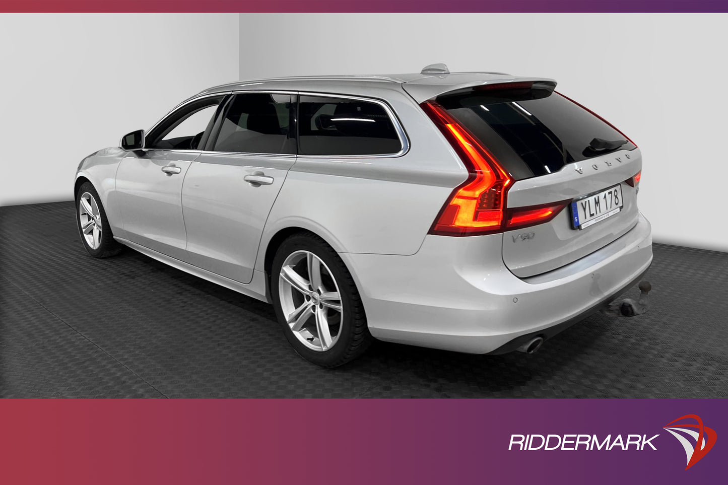 Volvo V90 D3 150hk AWD Momentum D-Värm Skinn B-Kamera Navi