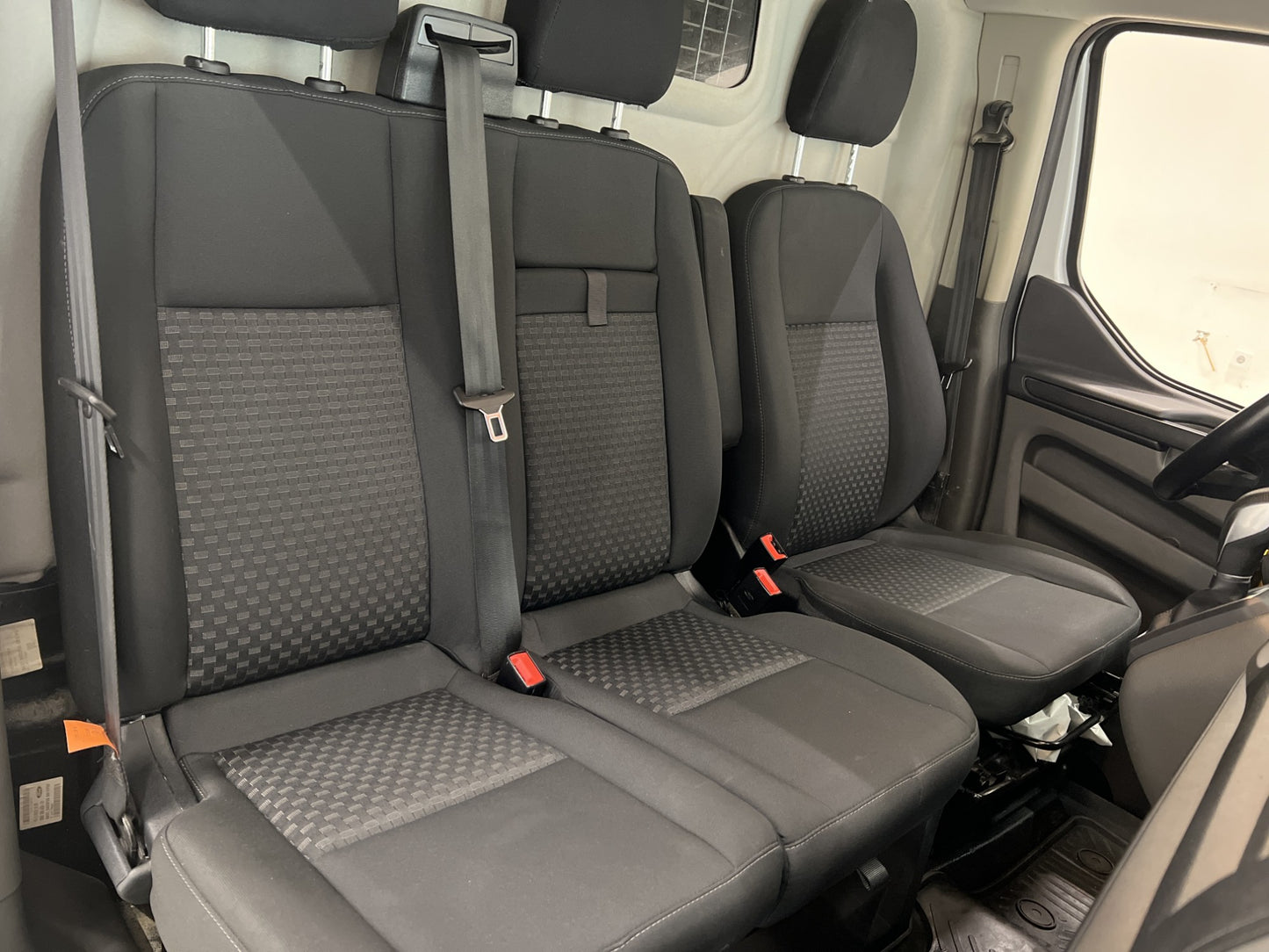 Ford Transit Custom L2 2.0 130hk Värmare Drag Sync-3 Moms